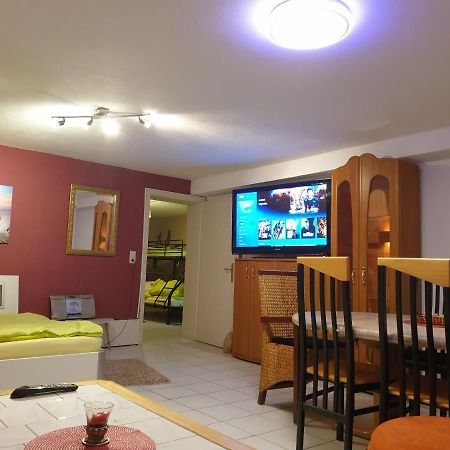 Sions Grosse Ferienwohnung Ferienwohnung Mit 3 Schlafzimmer, 2 Km Bis Zum Europapark Rust Капел-Графенхаузен Екстериор снимка