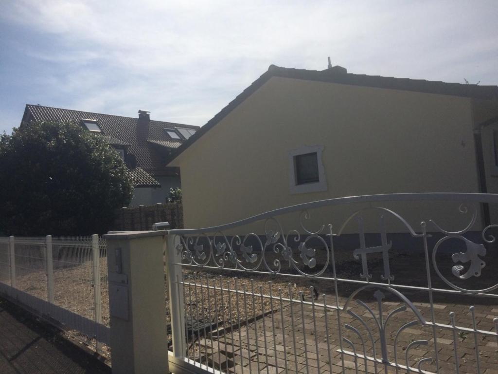 Sions Grosse Ferienwohnung Ferienwohnung Mit 3 Schlafzimmer, 2 Km Bis Zum Europapark Rust Капел-Графенхаузен Екстериор снимка