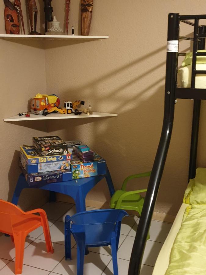 Sions Grosse Ferienwohnung Ferienwohnung Mit 3 Schlafzimmer, 2 Km Bis Zum Europapark Rust Капел-Графенхаузен Екстериор снимка
